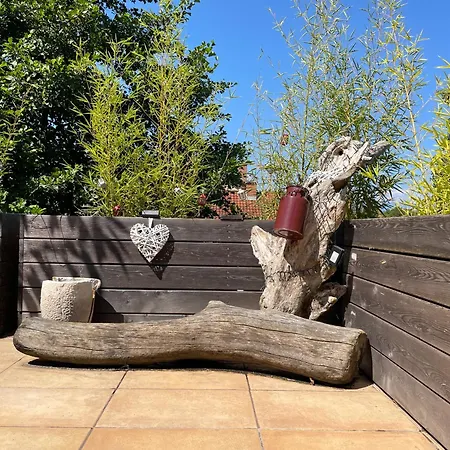Natasha's Blue Sky With Cosy Terrace Apartment