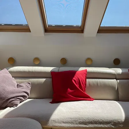 Natasha's Blue Sky With Cosy Terrace Apartma
